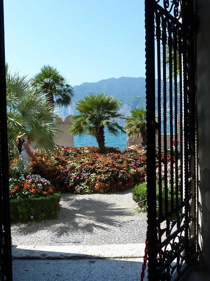 Tonini Apartments Malcesine